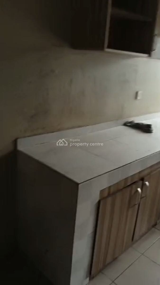 Spacious 3 Bedroom Apartment, Onigbongbo, Onigbongbo, Maryland, Lagos, Flat / Apartment for Rent
