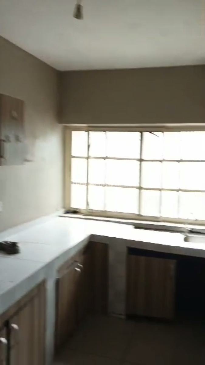 Spacious 3 Bedroom Apartment, Onigbongbo, Onigbongbo, Maryland, Lagos, Flat / Apartment for Rent