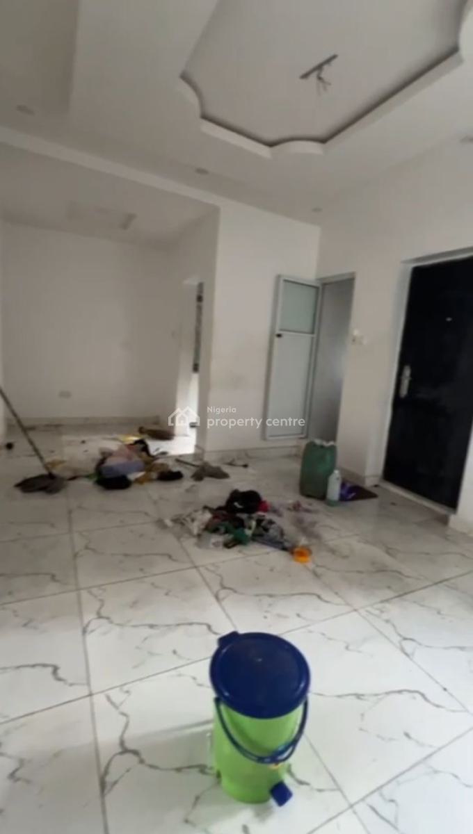 Relatively New 2 Bedroom Flat, Onigbongbo, Maryland, Lagos, House for Rent