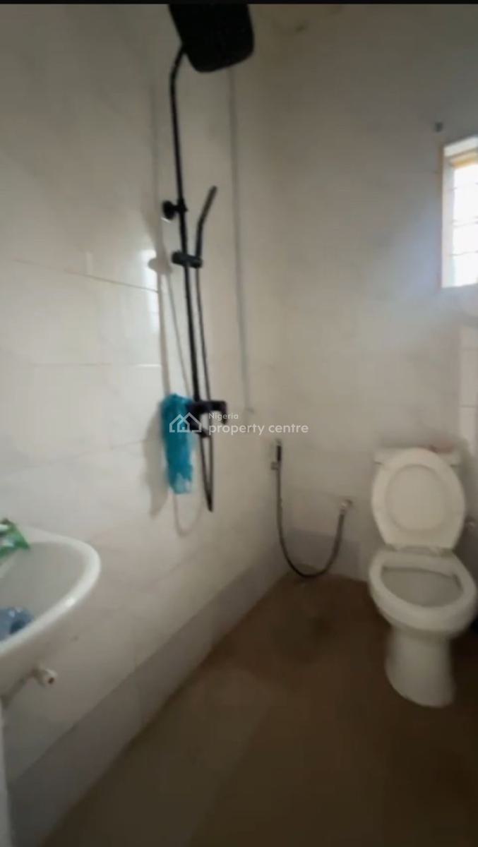 Relatively New 2 Bedroom Flat, Onigbongbo, Maryland, Lagos, House for Rent