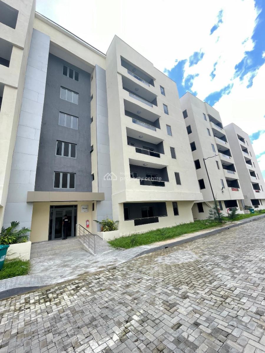 Breathtaking 3 Bedroom Apartment in a Secured Estate, Surulere, Lagos, Block of Flats for Sale