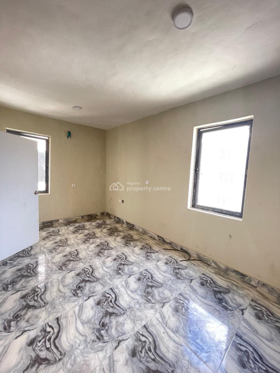 Breathtaking 3 Bedroom Apartment in a Secured Estate, Surulere, Lagos, Block of Flats for Sale