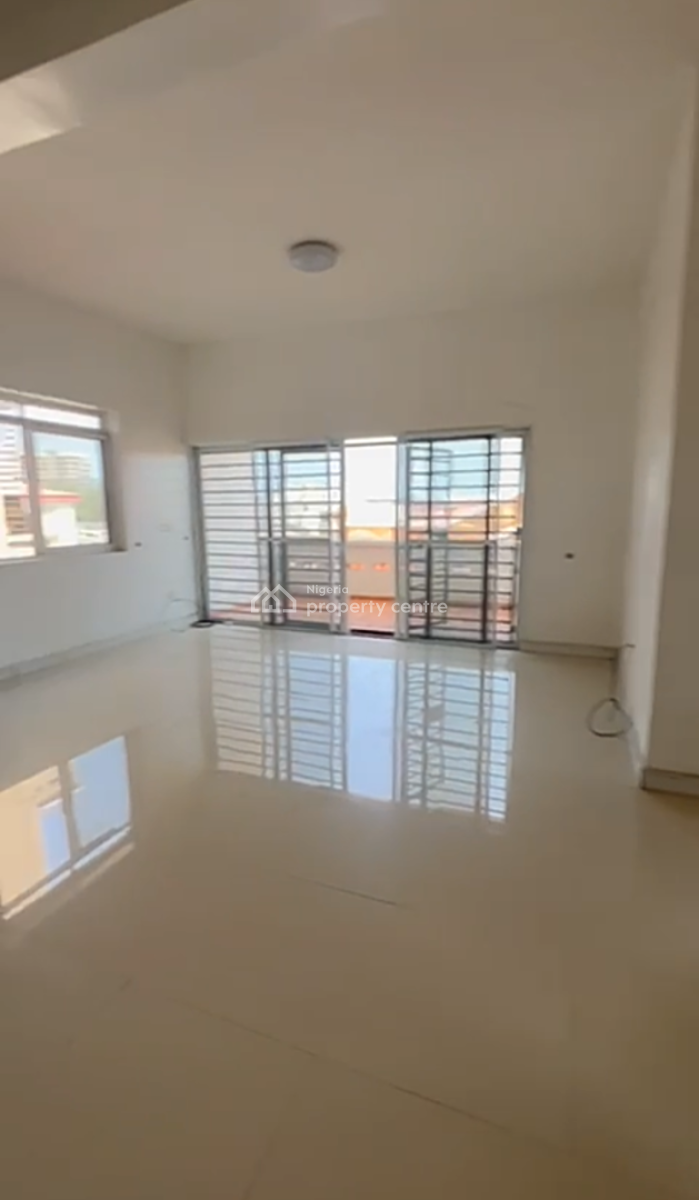 Very Clean Two Bedroom Service Flat, Dideolu Estate, Victoria Island (vi), Lagos, Flat / Apartment for Rent