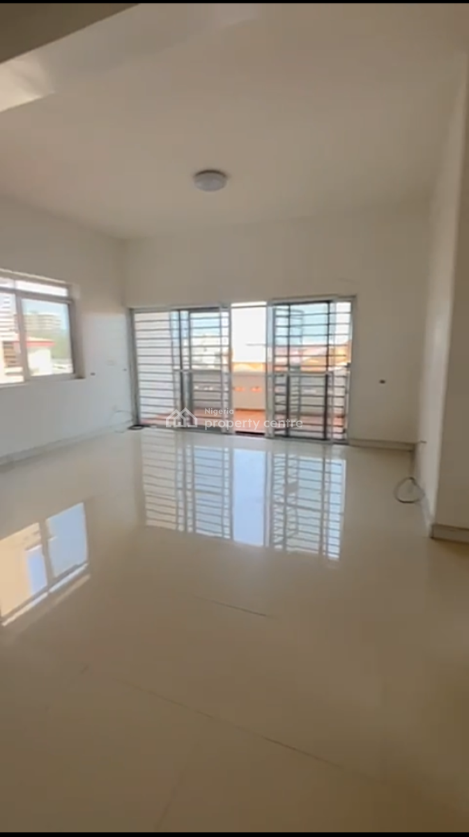 Very Clean Two Bedroom Service Flat, Dideolu Estate, Victoria Island (vi), Lagos, Flat / Apartment for Rent
