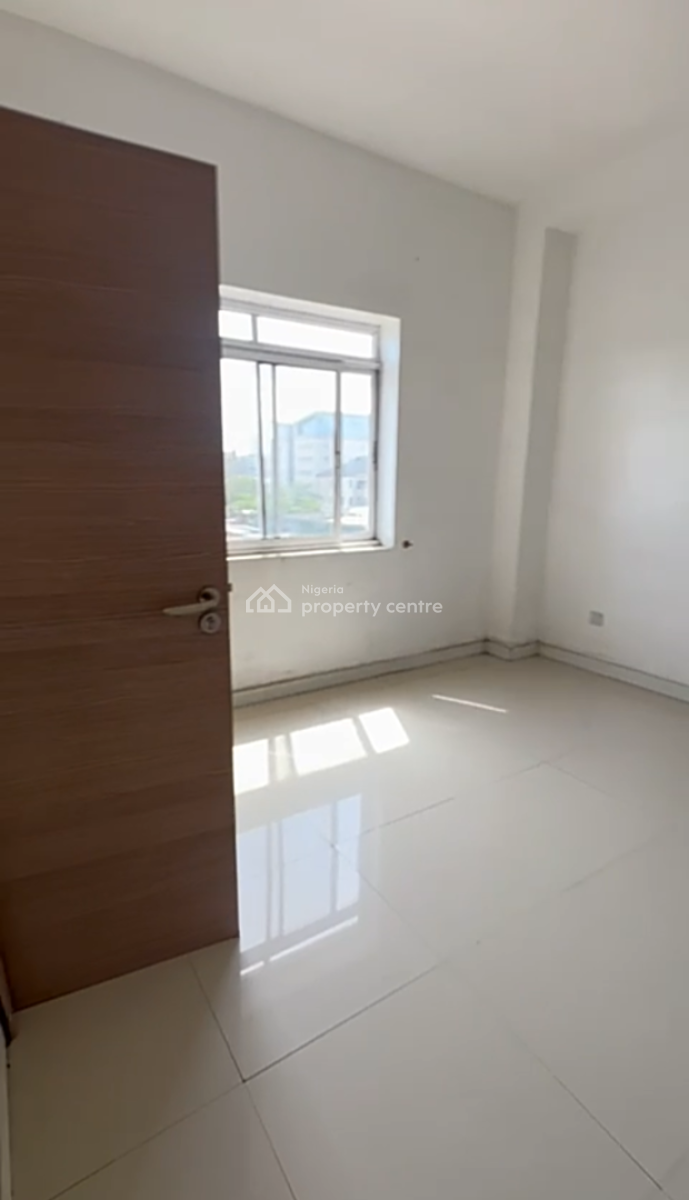 Very Clean Two Bedroom Service Flat, Dideolu Estate, Victoria Island (vi), Lagos, Flat / Apartment for Rent