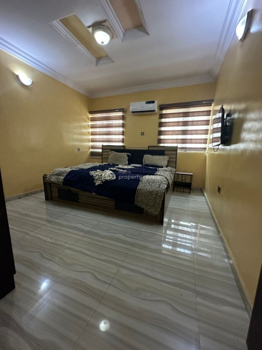 Well-maintained 3-bedroom Flat, Ikota, Lekki, Lagos, Flat / Apartment for Rent