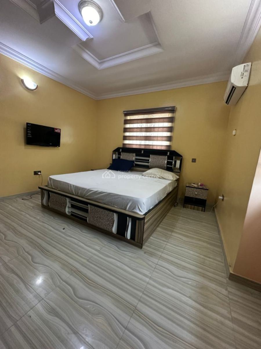 Well-maintained 3-bedroom Flat, Ikota, Lekki, Lagos, Flat / Apartment for Rent