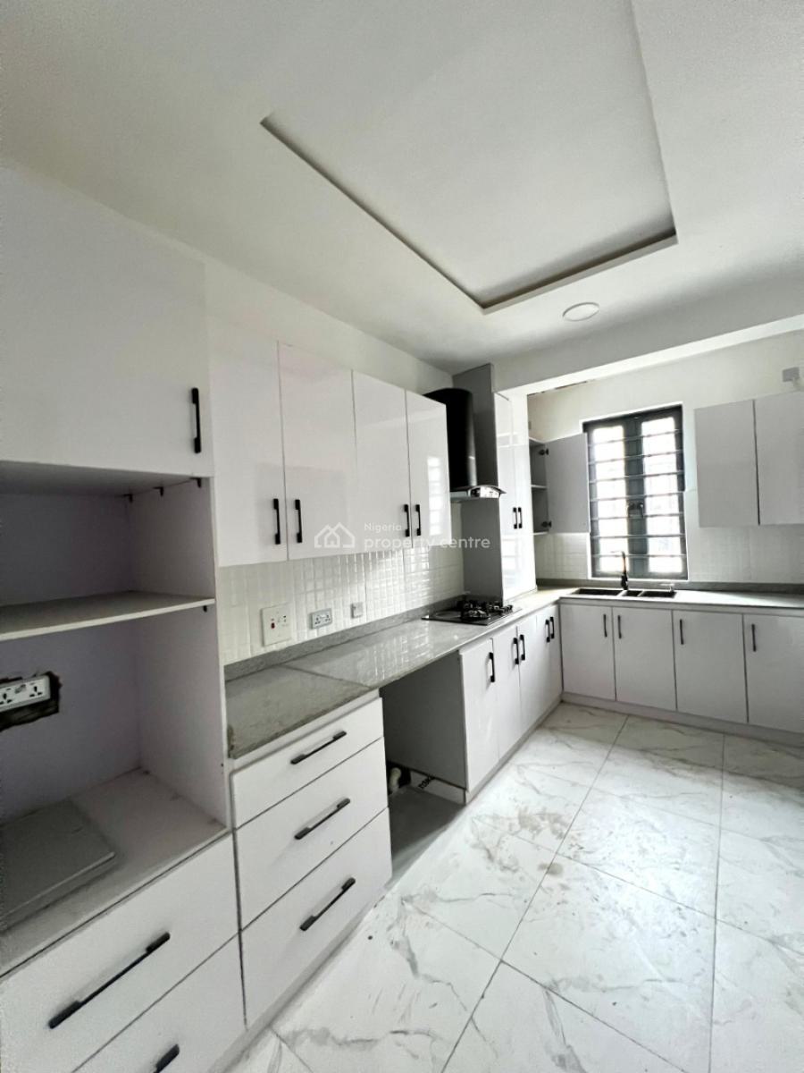 2 Bedroom Apartment with a Bq and Elevator, Lekki Phase 1, Lekki, Lagos, Flat / Apartment for Sale