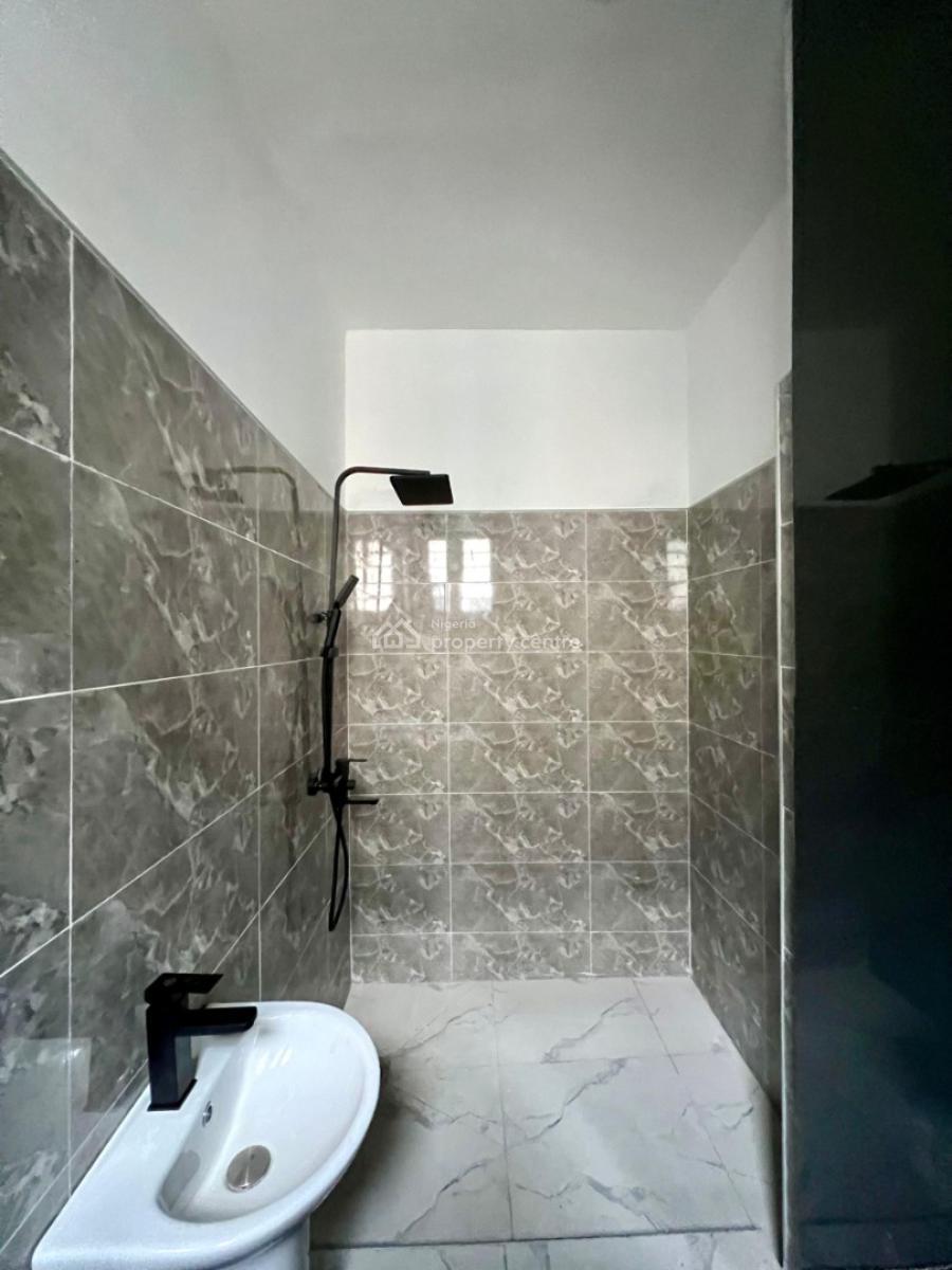 2 Bedroom Apartment with a Bq and Elevator, Lekki Phase 1, Lekki, Lagos, Flat / Apartment for Sale