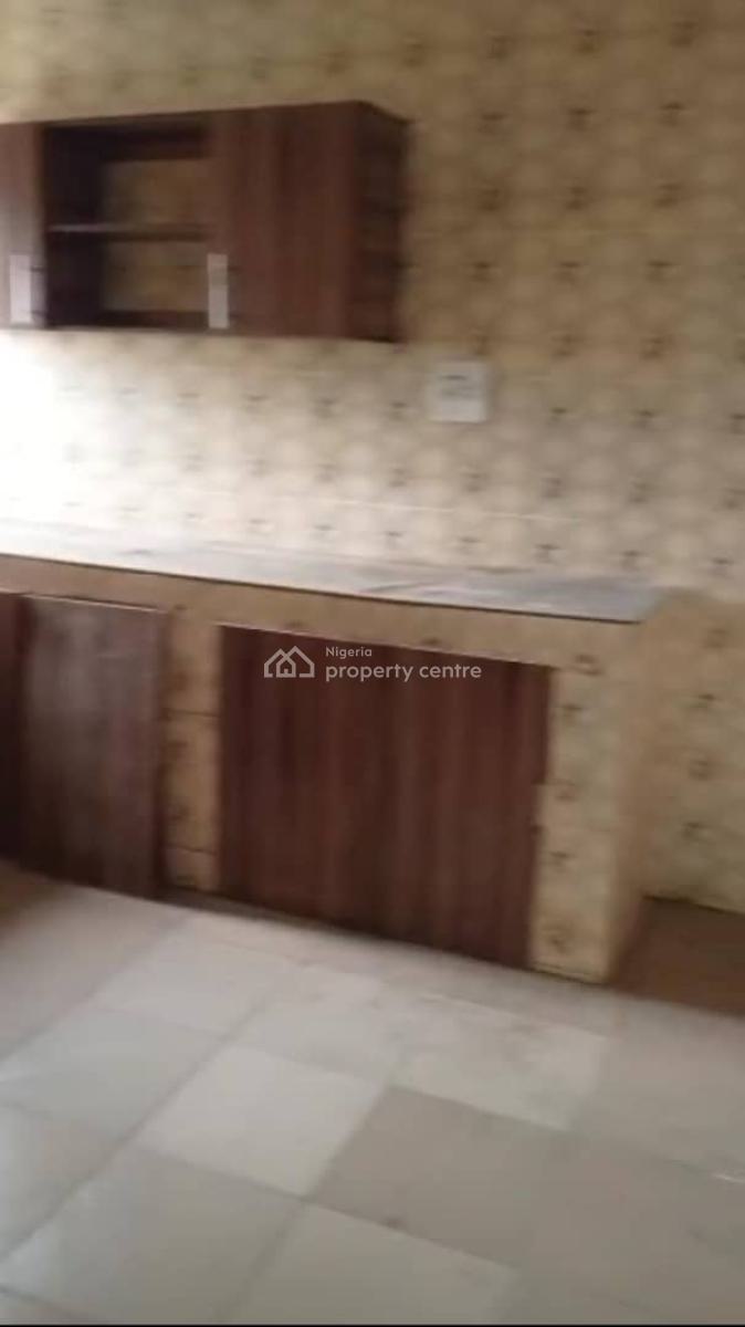 Lovely 3bedroom Flat, Adekunle, Yaba, Lagos, Flat / Apartment for Rent