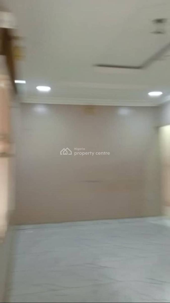 Lovely 3bedroom Flat, Adekunle, Yaba, Lagos, Flat / Apartment for Rent