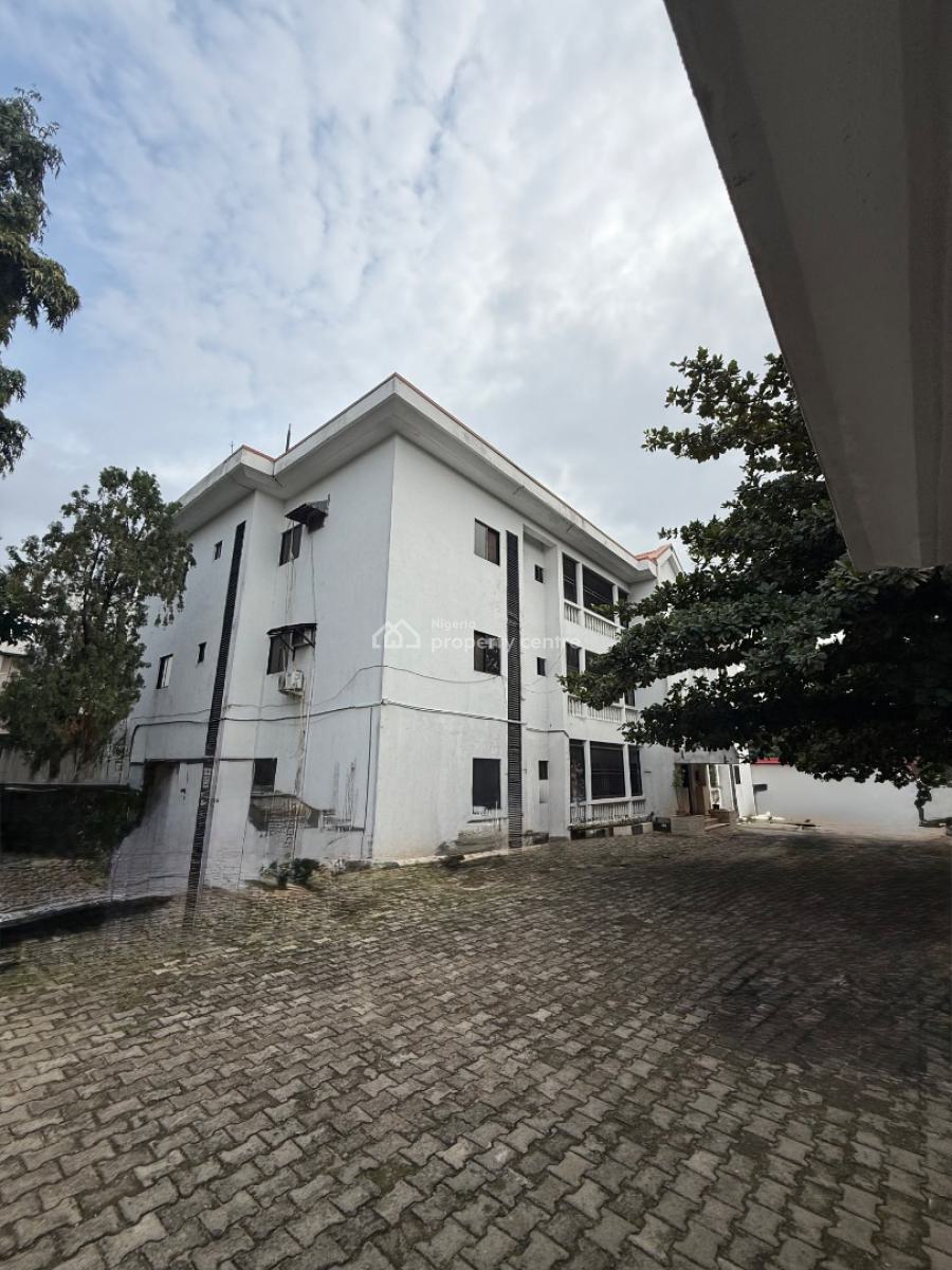 6 Units of 3 Bedroom Apartments with Bq Each Sitting on 1572sqm C of O, Yakubu Gawon Crescent, Asokoro District, Abuja, Flat / Apartment for Sale