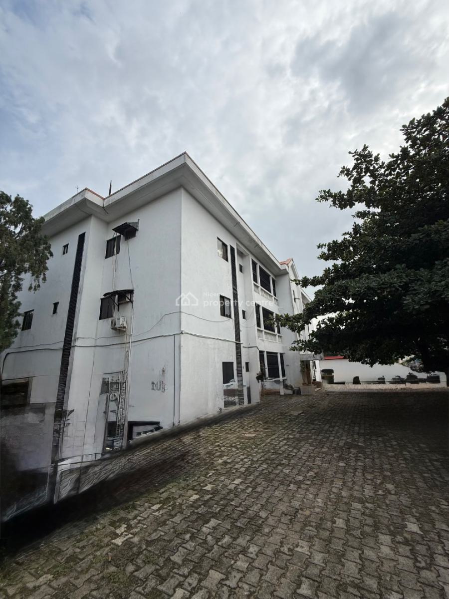 6 Units of 3 Bedroom Apartments with Bq Each Sitting on 1572sqm C of O, Yakubu Gawon Crescent, Asokoro District, Abuja, Flat / Apartment for Sale