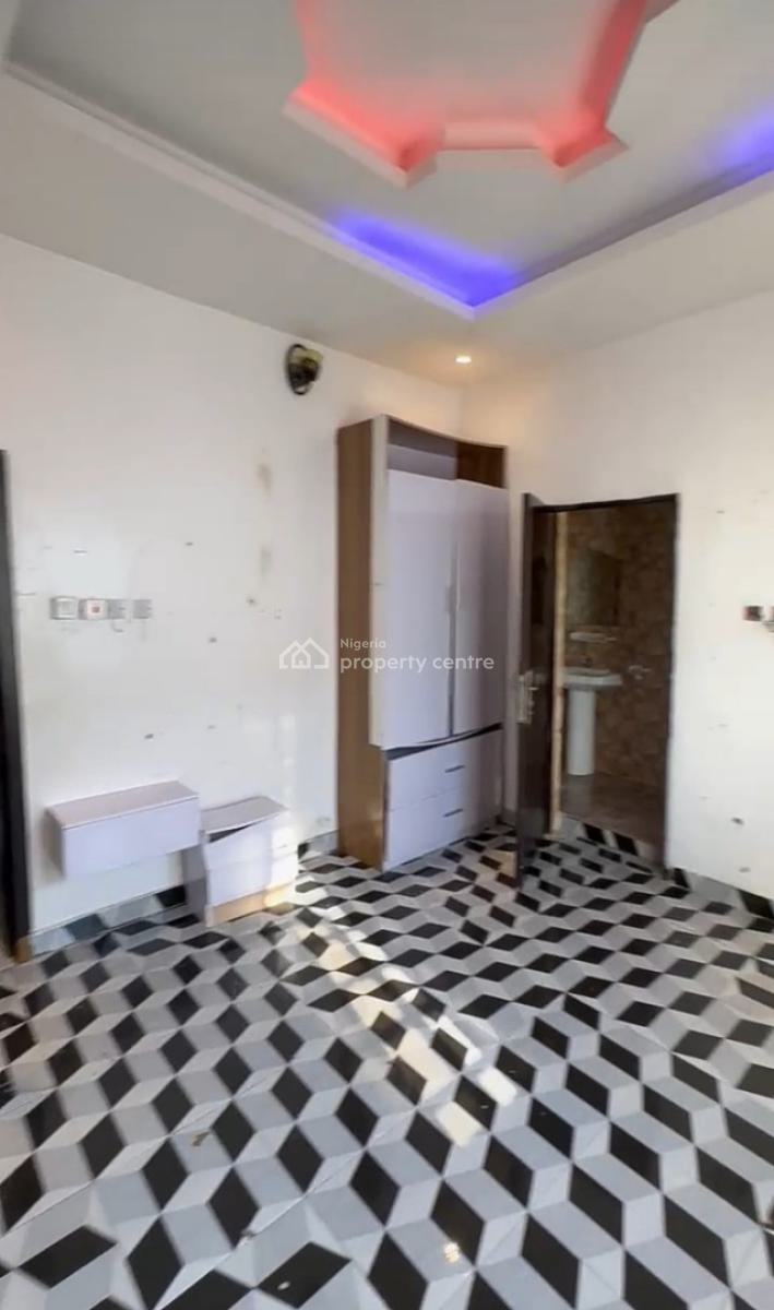 Standard Bedroom Inside a Shared Apartment., Ocean Bay Estate Orchid Road, Lekki, Lagos, Self Contain (single Rooms) for Rent