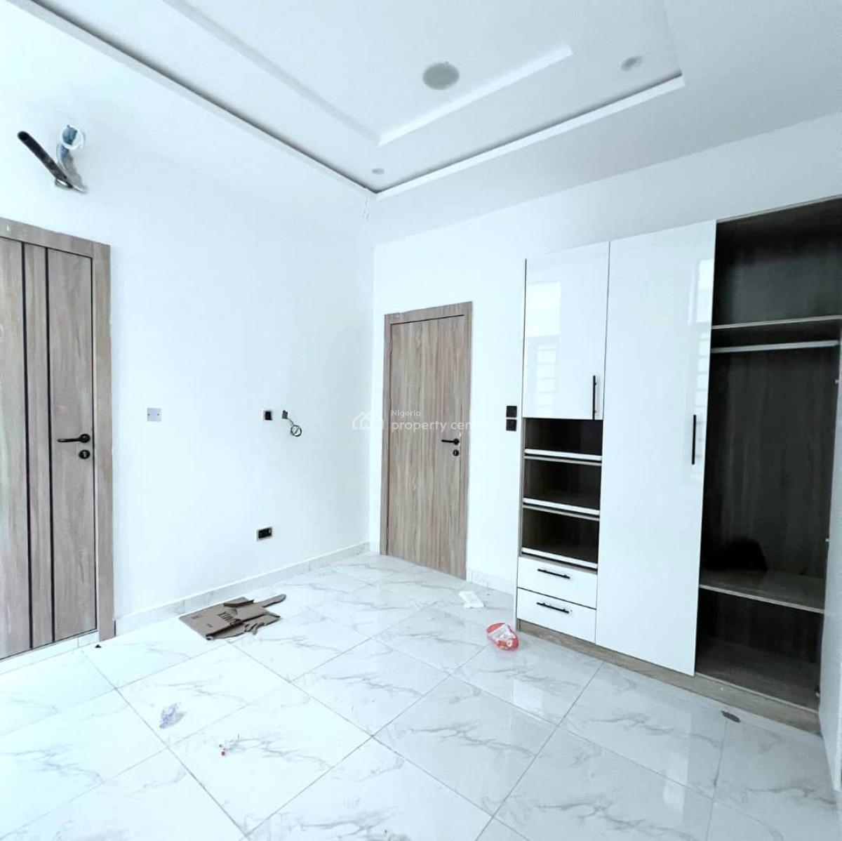 Spacious 4 Bedroom Terrace, Ologolo, Lekki, Lagos, Terraced Duplex for Sale