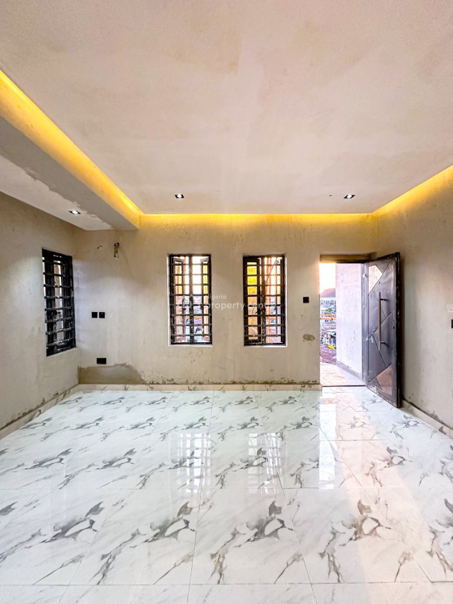Exquisite 3 Bedroom Apartment + Bq, Akoka, Yaba, Lagos, Flat / Apartment for Sale