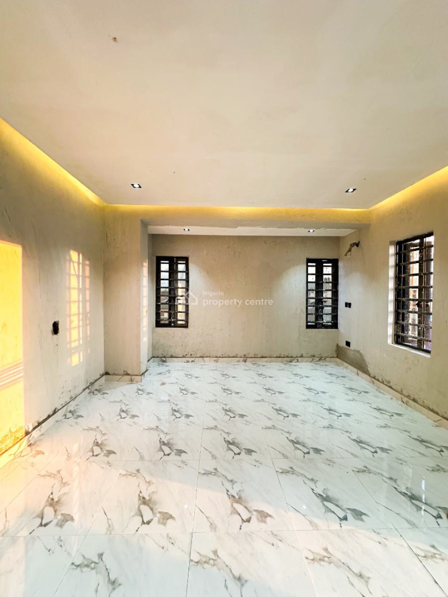 Exquisite 3 Bedroom Apartment + Bq, Akoka, Yaba, Lagos, Flat / Apartment for Sale