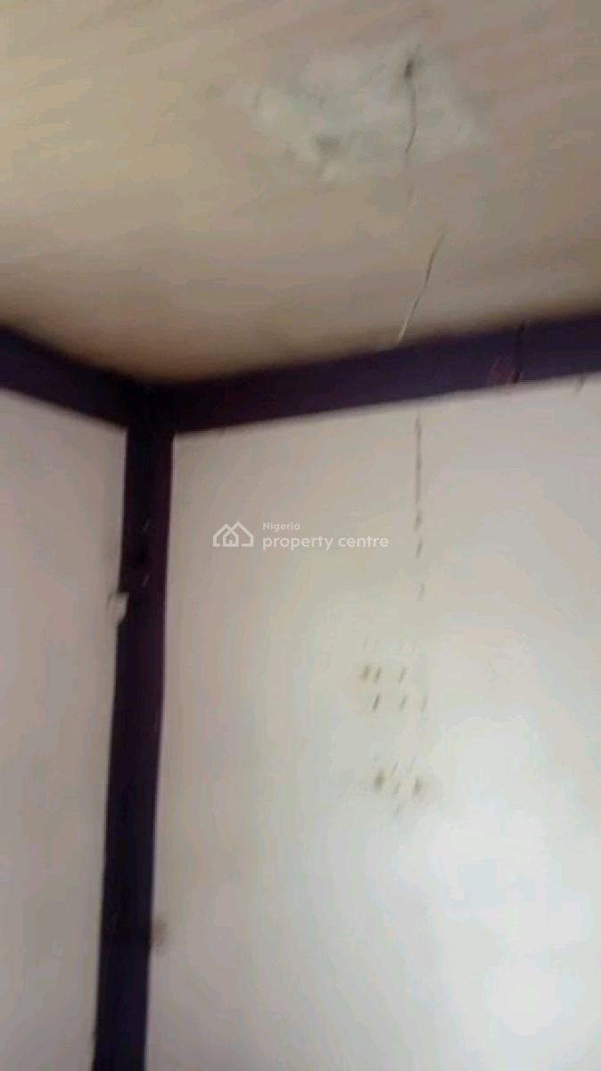 Standard N Executive  Mini Flat, Akinwumi Street, Alagomeji, Yaba, Lagos, Mini Flat (room and Parlour) for Rent