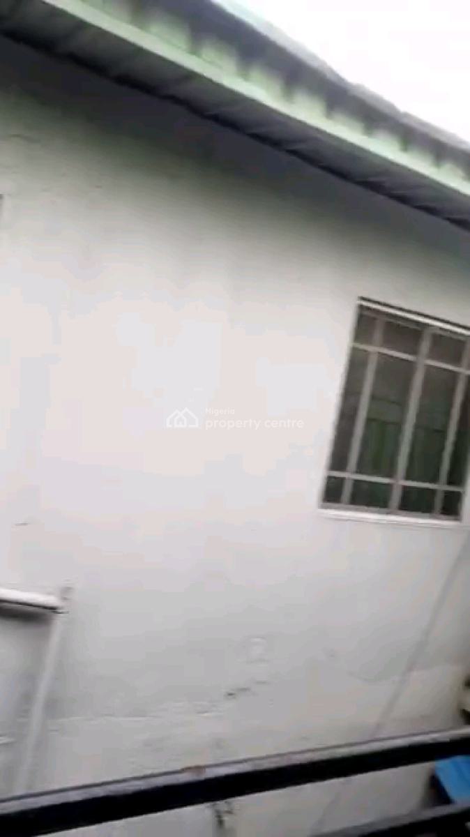 Standard N Executive  Mini Flat, Akinwumi Street, Alagomeji, Yaba, Lagos, Mini Flat (room and Parlour) for Rent