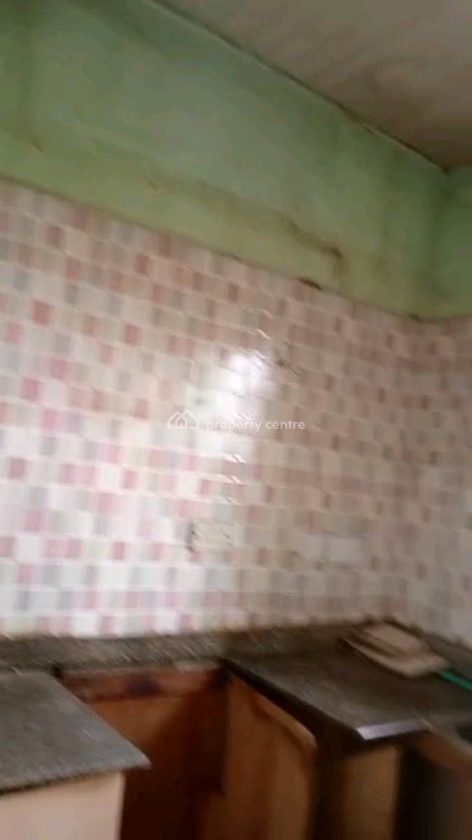 Standard N Executive  Mini Flat, Akinwumi Street, Alagomeji, Yaba, Lagos, Mini Flat (room and Parlour) for Rent