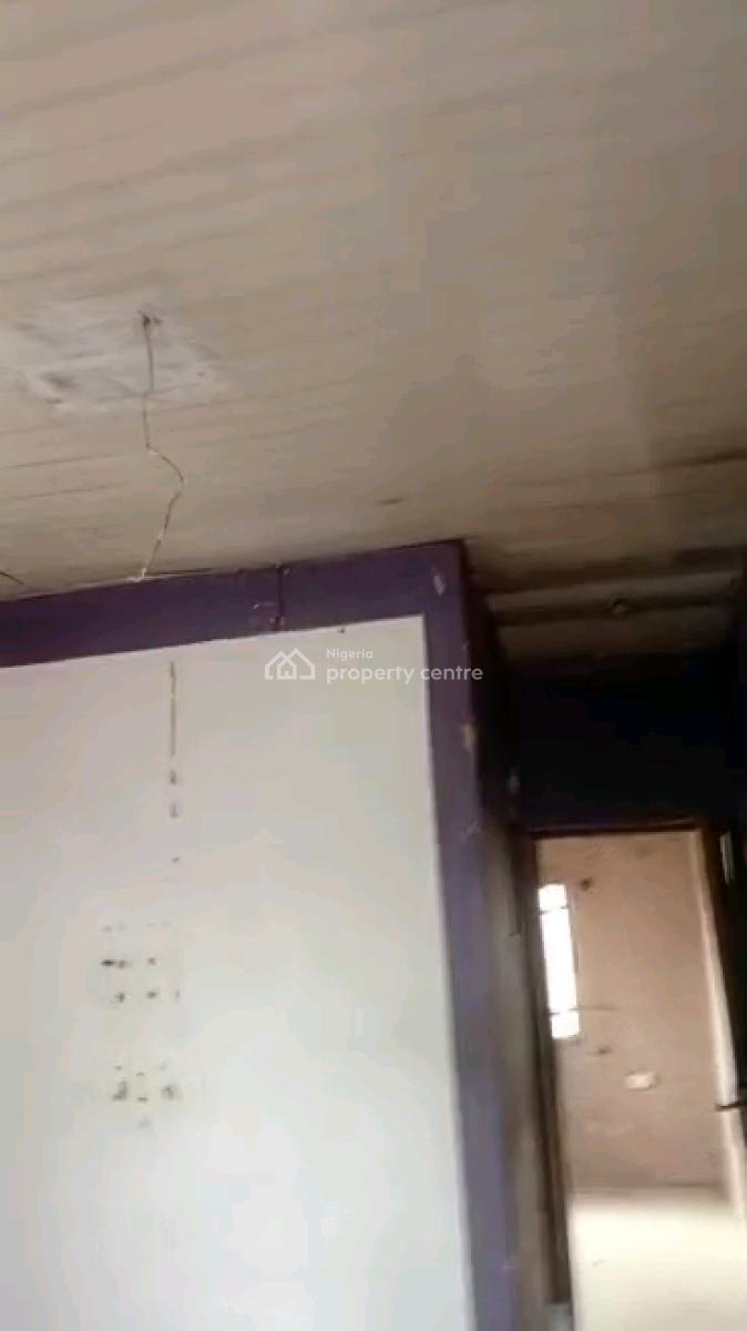 Standard N Executive  Mini Flat, Akinwumi Street, Alagomeji, Yaba, Lagos, Mini Flat (room and Parlour) for Rent