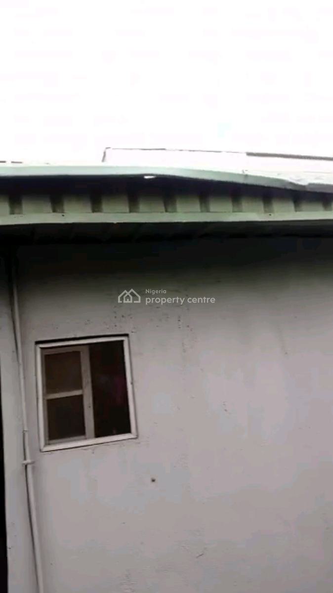 Standard N Executive  Mini Flat, Akinwumi Street, Alagomeji, Yaba, Lagos, Mini Flat (room and Parlour) for Rent