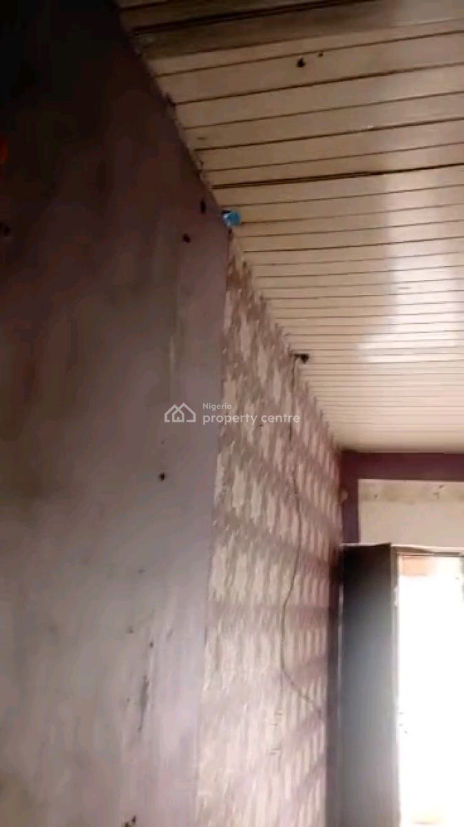 Standard N Executive  Mini Flat, Akinwumi Street, Alagomeji, Yaba, Lagos, Mini Flat (room and Parlour) for Rent