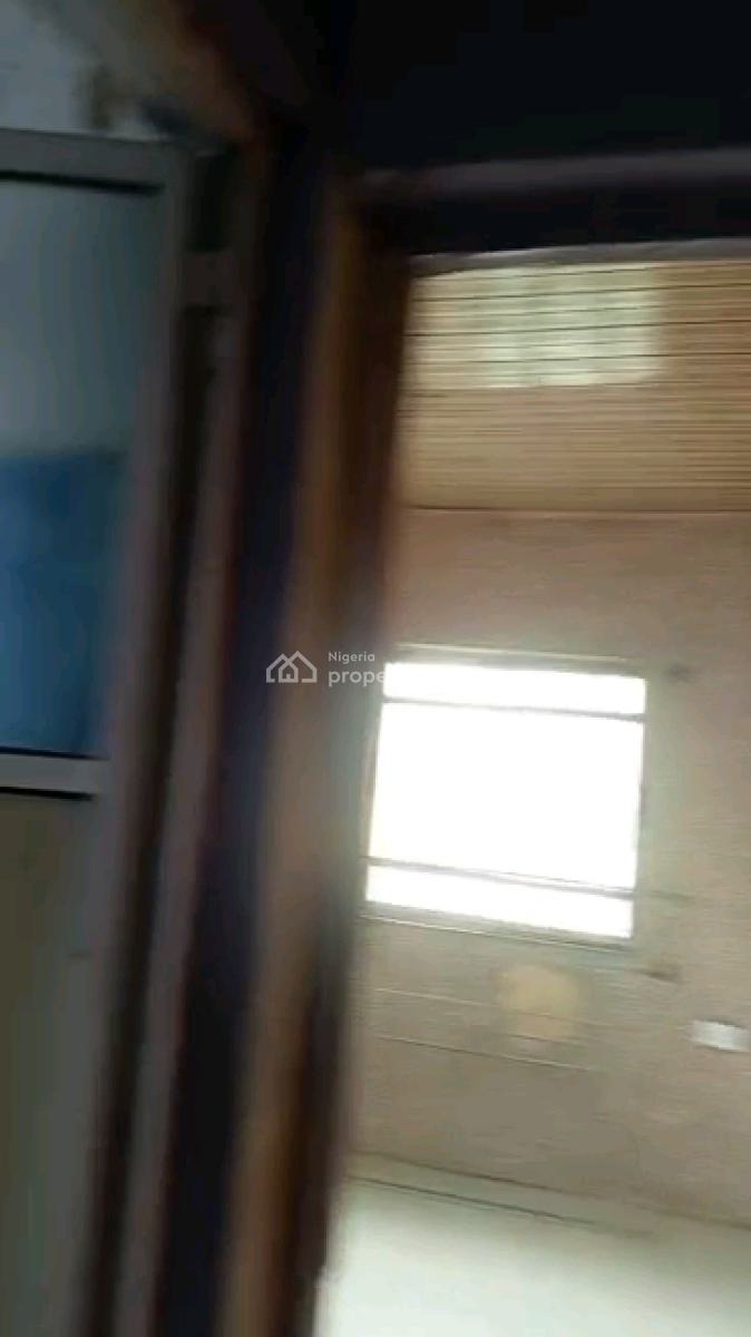 Standard N Executive  Mini Flat, Akinwumi Street, Alagomeji, Yaba, Lagos, Mini Flat (room and Parlour) for Rent