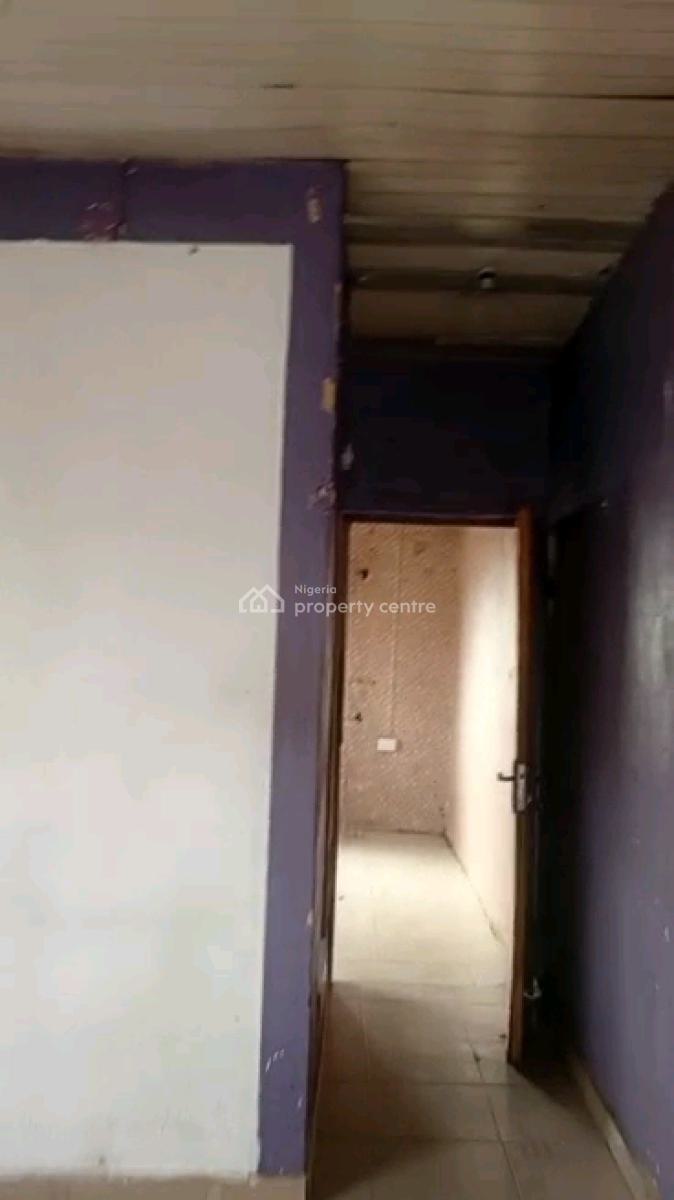 Standard N Executive  Mini Flat, Akinwumi Street, Alagomeji, Yaba, Lagos, Mini Flat (room and Parlour) for Rent