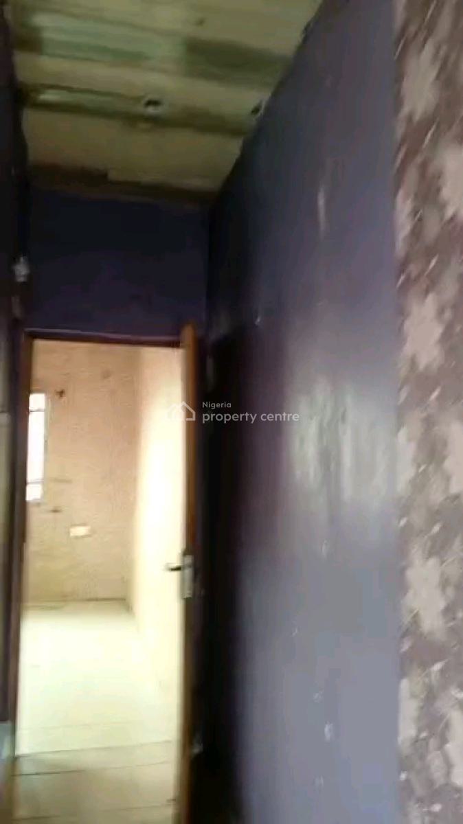 Standard N Executive  Mini Flat, Akinwumi Street, Alagomeji, Yaba, Lagos, Mini Flat (room and Parlour) for Rent