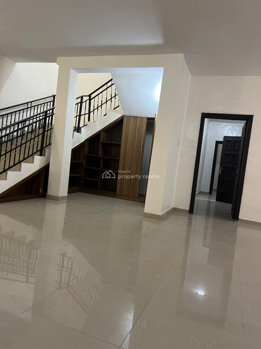 3 Bedroom Duplex with 2 Bq, Off Joel Ogunaike Road, Ikeja Gra, Ikeja, Lagos, Semi-detached Duplex for Rent