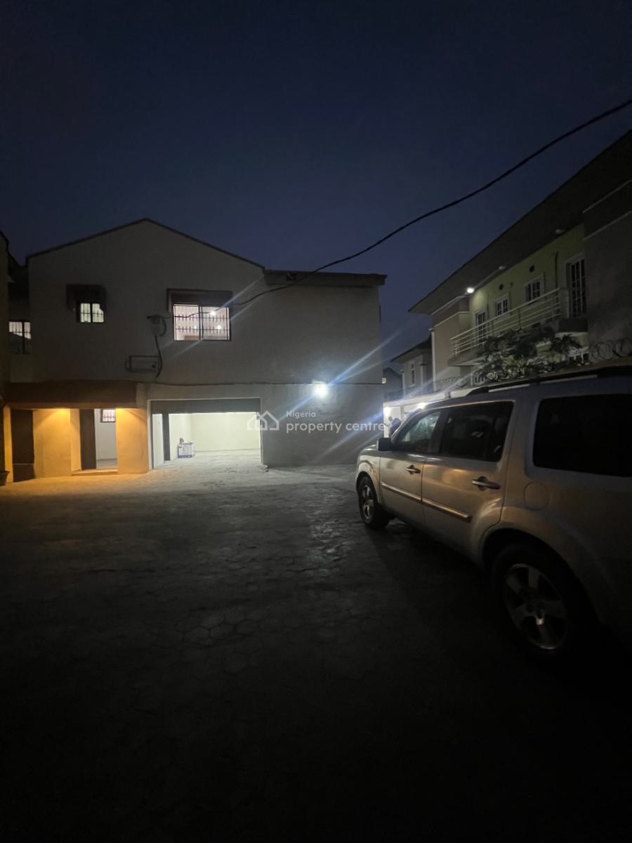 3 Bedroom Duplex with 2 Bq, Off Joel Ogunaike Road, Ikeja Gra, Ikeja, Lagos, Semi-detached Duplex for Rent