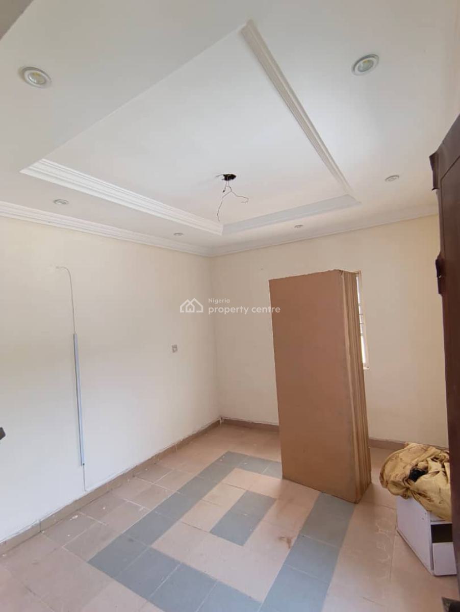 Well Maintained 2 Bedroom Apartment Available, Ologolo, Lekki, Lagos, Flat / Apartment for Rent