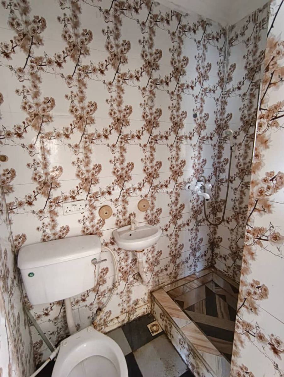 Well Maintained 2 Bedroom Apartment Available, Ologolo, Lekki, Lagos, Flat / Apartment for Rent