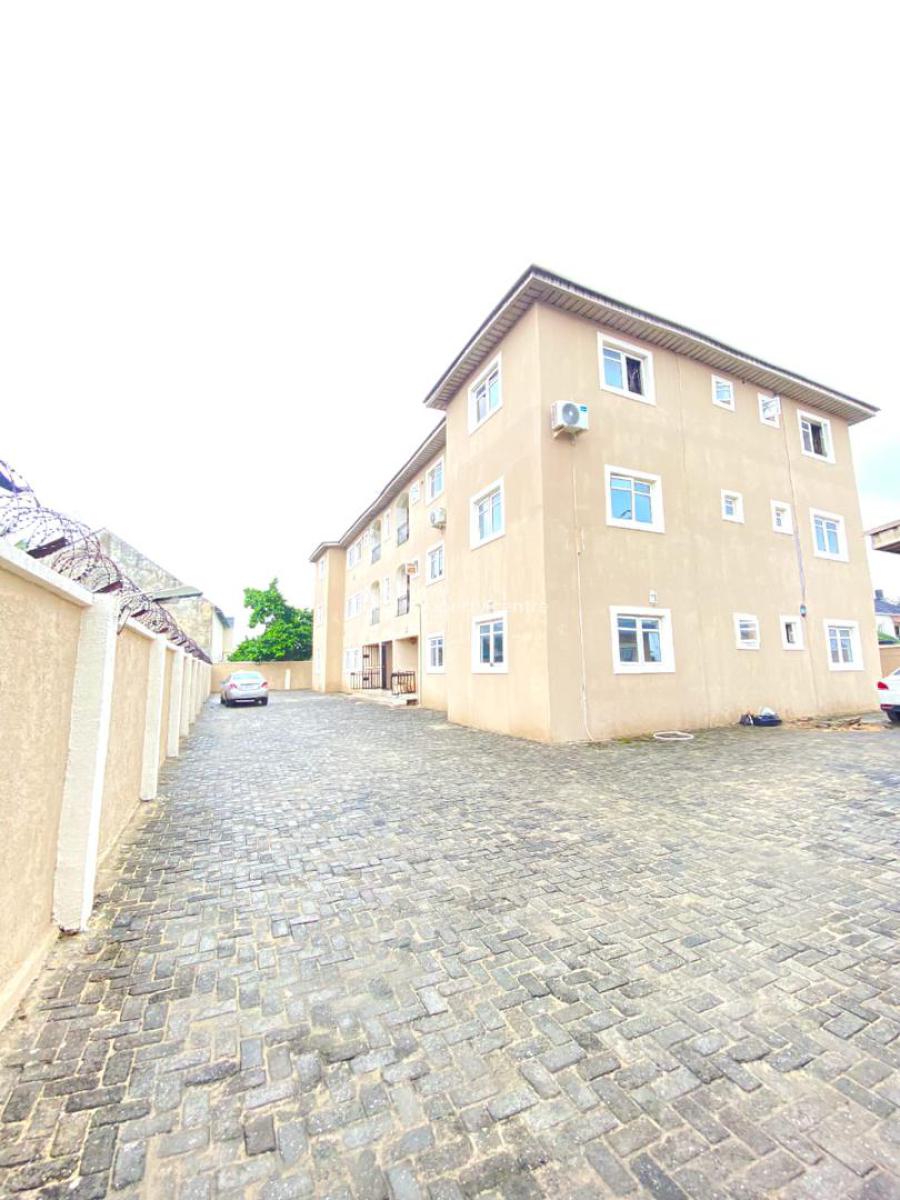 Luxury Three Bedroom Apartment, Mobil Estate, Ilaje, Ajah, Lagos, Flat / Apartment for Rent