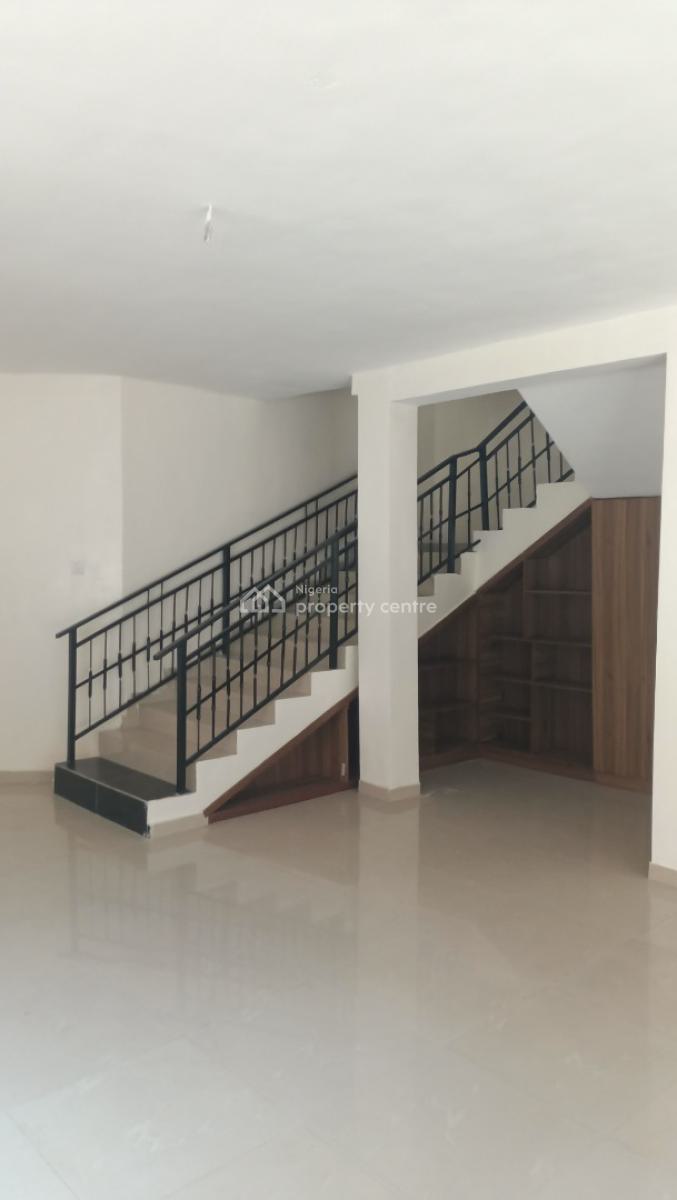 3 Bedroom Duplex with 2 Rooms Bq, Ikeja Gra, Ikeja, Lagos, Office Space for Rent