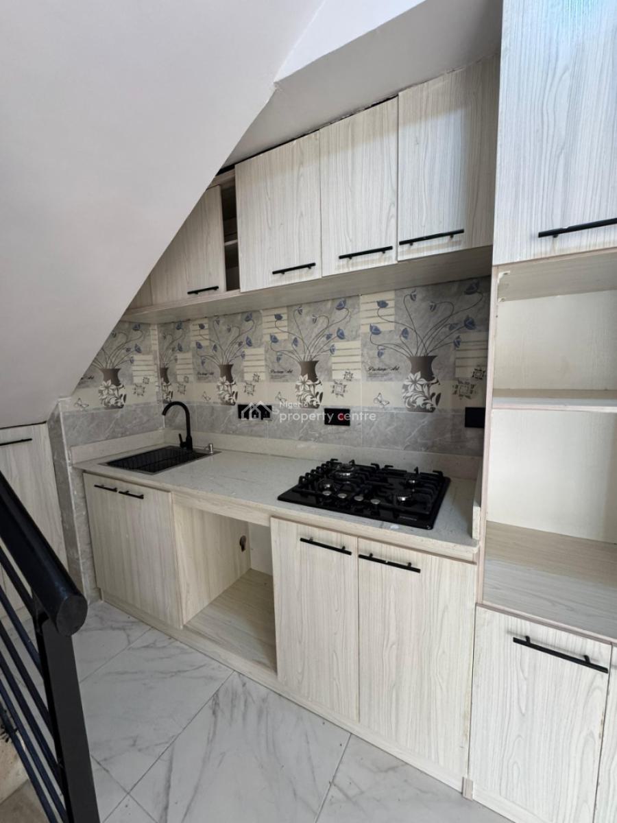 Newly Built 2 Bedroom Maisonette, Lekki Phase 1, Lekki, Lagos, House for Rent