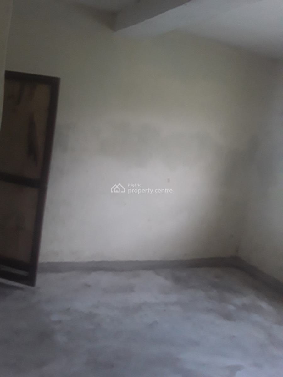 Spacious 3 Bedroomflat at Obadiah Bariga, Obadiah Bariga, Shomolu, Lagos, Flat / Apartment for Rent