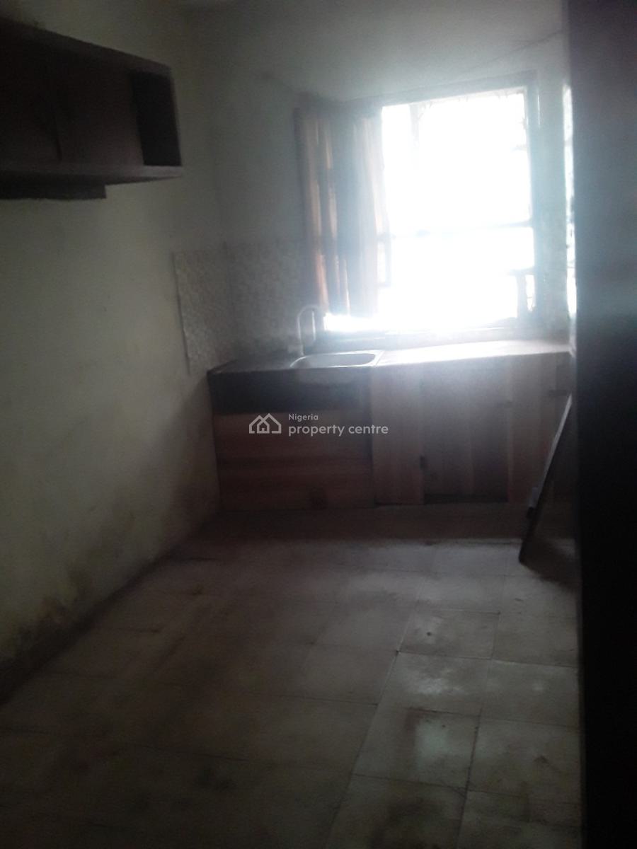 Spacious 3 Bedroomflat at Obadiah Bariga, Obadiah Bariga, Shomolu, Lagos, Flat / Apartment for Rent