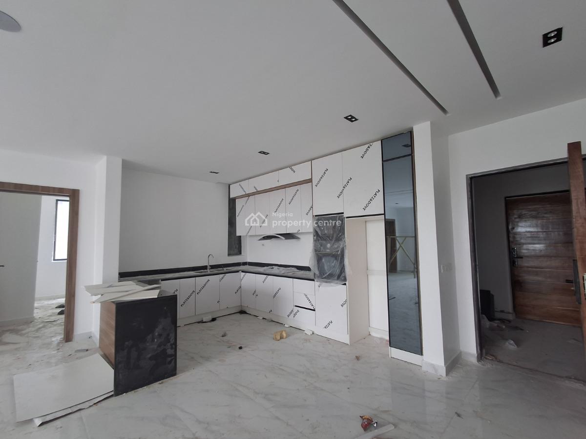 2 Bedroom Flat, Right Side, Lekki Phase 1, Lekki, Lagos, Flat / Apartment for Sale