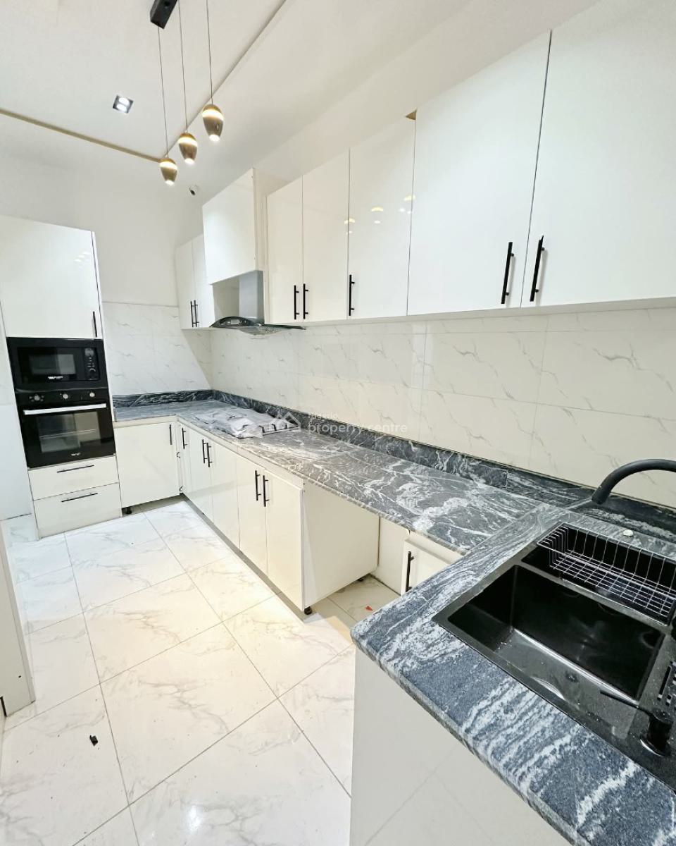 Spacious Lovely 4 Bedroom Terrace Duplex, Ologolo, Lekki, Lagos, Terraced Duplex for Sale