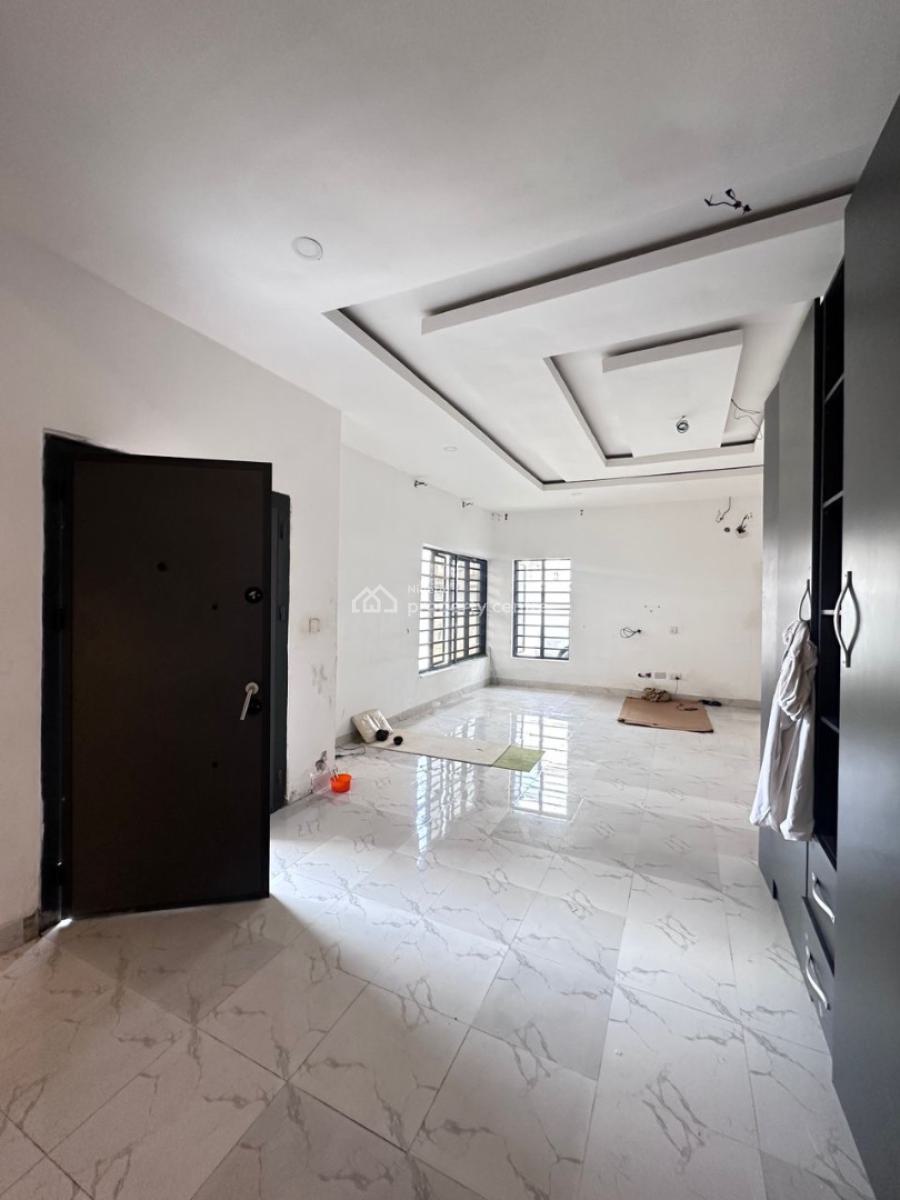 Standard and Spacious Selfcon with Personal Kitchen, Ologolo, Ologolo, Lekki, Lagos, Self Contain (single Rooms) for Rent