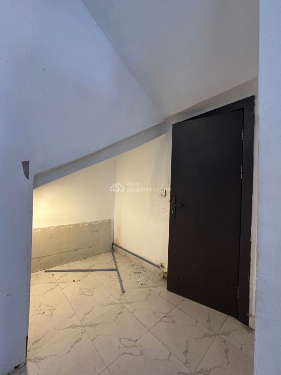 Standard and Spacious Selfcon with Personal Kitchen, Ologolo, Ologolo, Lekki, Lagos, Self Contain (single Rooms) for Rent