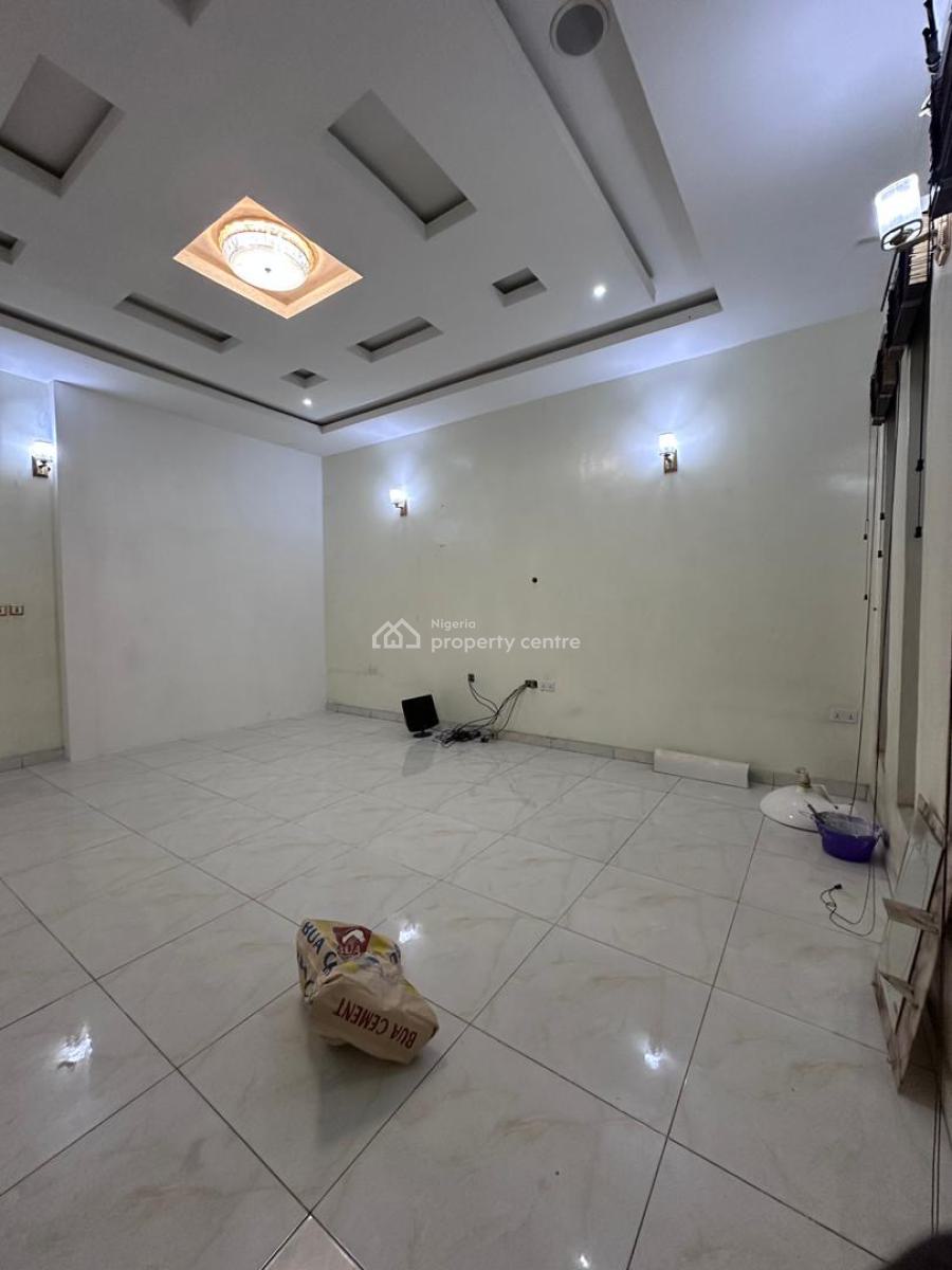 a Spacious Standard Selfcon, Ologolo Lekki, Ologolo, Lekki, Lagos, Self Contain (single Rooms) for Rent
