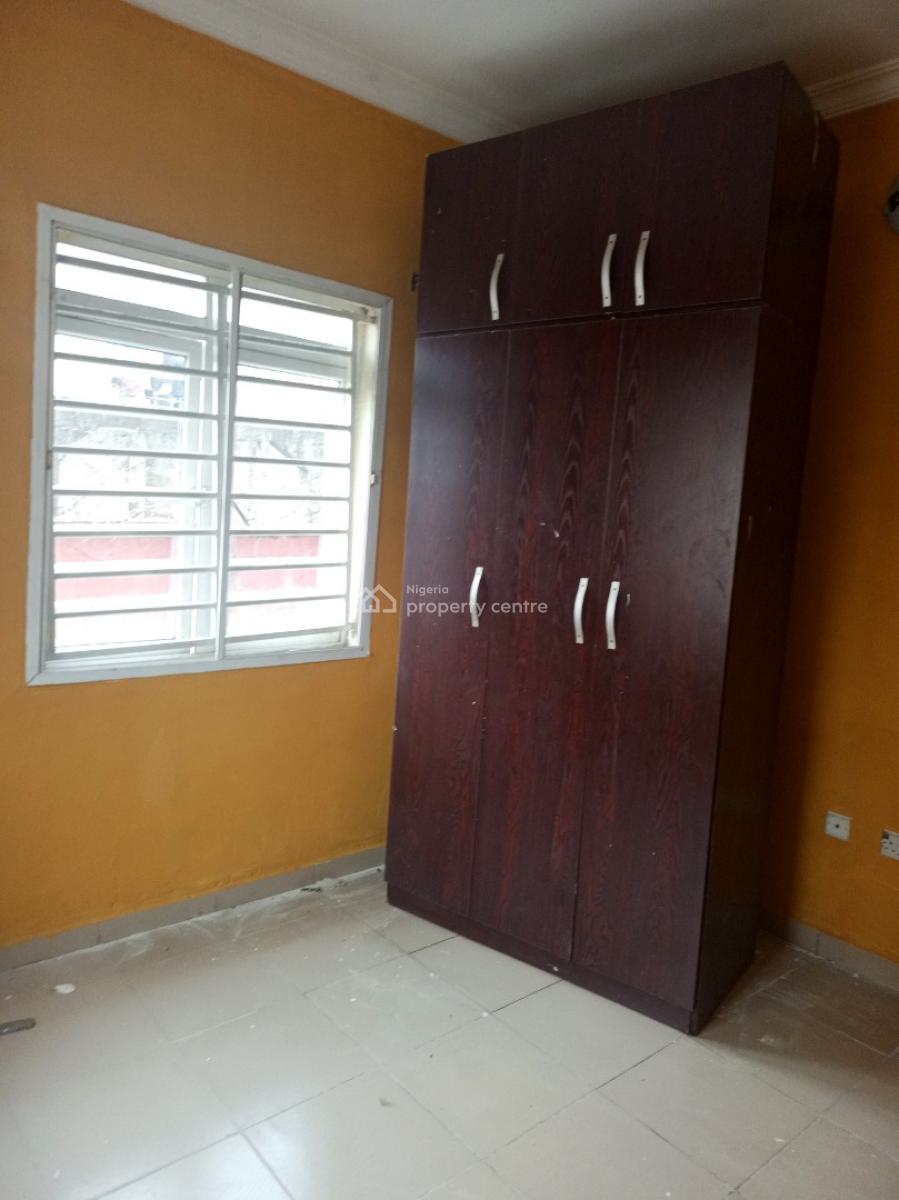 Renovated Clean 3 Bedroom Apartment, Off Mobil Road Ilaje, Ilaje, Ajah, Lagos, Flat / Apartment for Rent