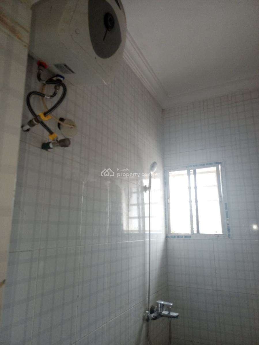Renovated Clean 3 Bedroom Apartment, Off Mobil Road Ilaje, Ilaje, Ajah, Lagos, Flat / Apartment for Rent