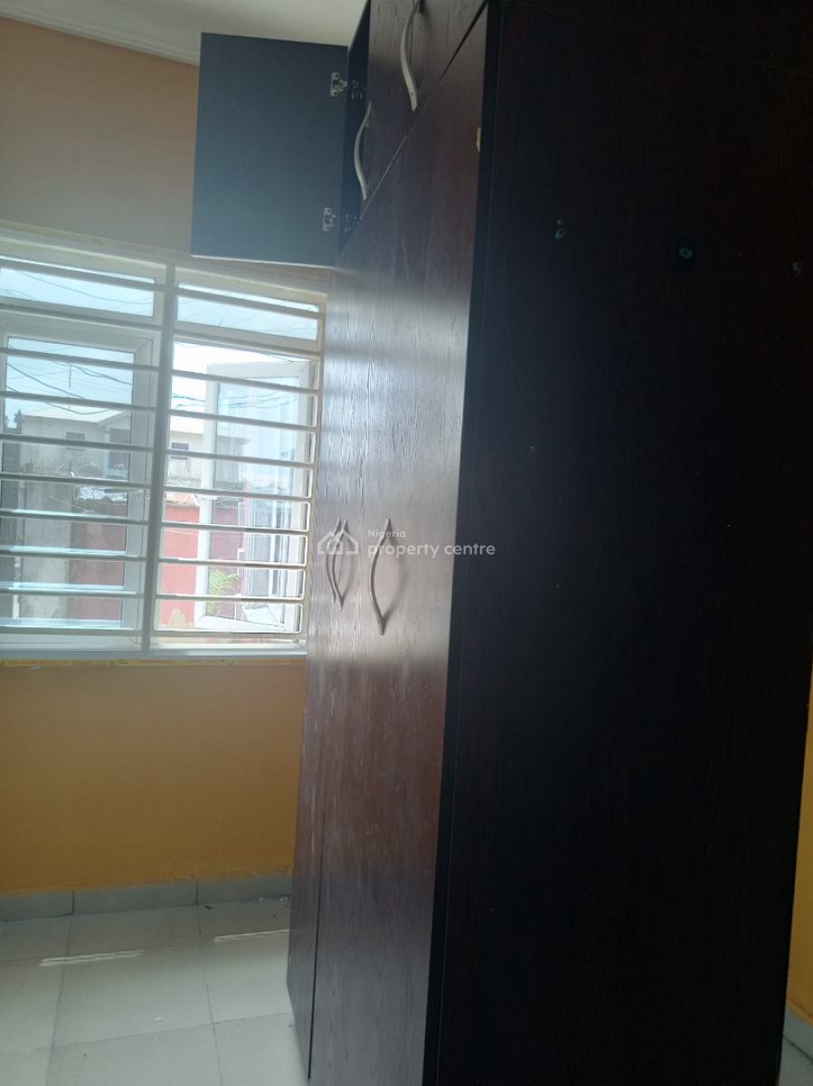 Renovated Clean 3 Bedroom Apartment, Off Mobil Road Ilaje, Ilaje, Ajah, Lagos, Flat / Apartment for Rent
