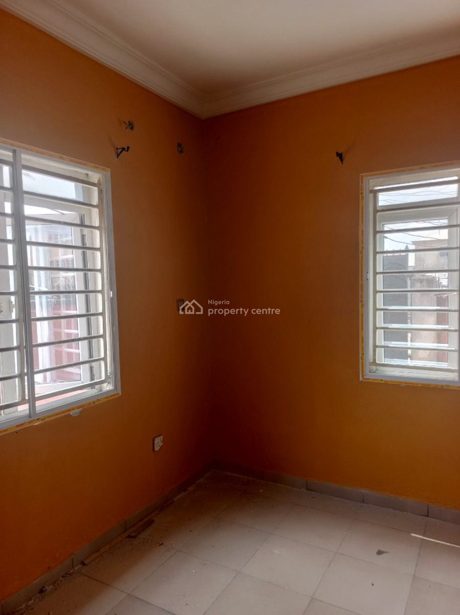 Renovated Clean 3 Bedroom Apartment, Off Mobil Road Ilaje, Ilaje, Ajah, Lagos, Flat / Apartment for Rent