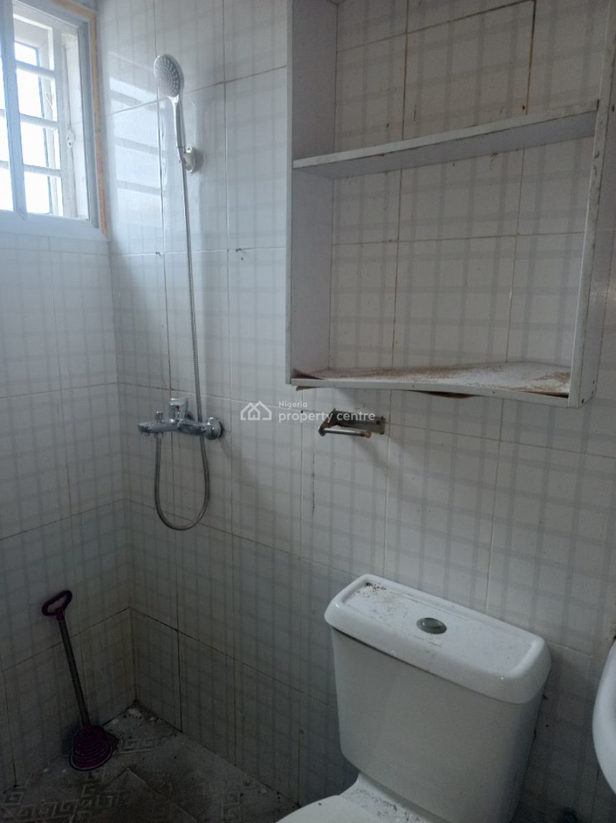 Renovated Clean 3 Bedroom Apartment, Off Mobil Road Ilaje, Ilaje, Ajah, Lagos, Flat / Apartment for Rent