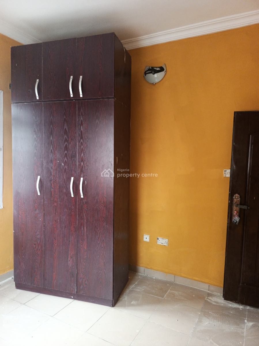 Renovated Clean 3 Bedroom Apartment, Off Mobil Road Ilaje, Ilaje, Ajah, Lagos, Flat / Apartment for Rent